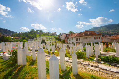 Bosna Savaşı mağdurlarına adanmış Müslüman mezarlığı, Saraybosna ve Bosna-Hersek 'te.