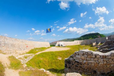 Saraybosna Kalesi ve şehir görüşü