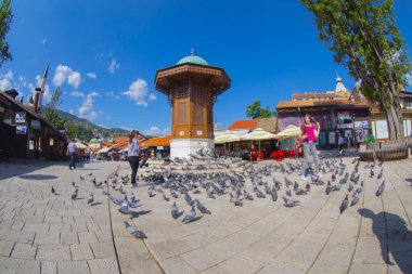Sebilj ahşap çeşme eski şehir Saraybosna, Bosna Hersek sermaye şehir Bascarsija'da kare