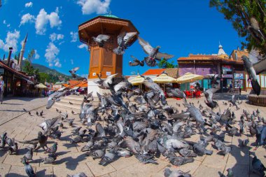 Sebilj ahşap çeşme eski şehir Saraybosna, Bosna Hersek sermaye şehir Bascarsija'da kare