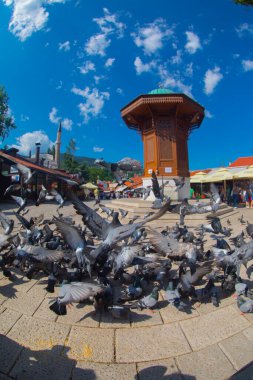 Sebilj ahşap çeşme eski şehir Saraybosna, Bosna Hersek sermaye şehir Bascarsija'da kare