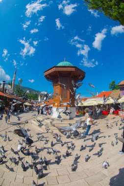 Sebilj ahşap çeşme eski şehir Saraybosna, Bosna Hersek sermaye şehir Bascarsija'da kare