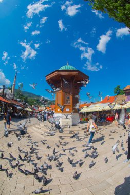 Sebilj ahşap çeşme eski şehir Saraybosna, Bosna Hersek sermaye şehir Bascarsija'da kare