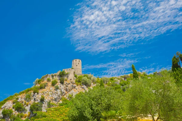 Vista Sobre Aldeia Pocitelj Com Sua Mesquita Casas Tradicionais Bósnia — Fotografia de Stock