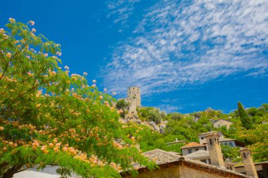 Bosna-Hersek 'teki camii ve geleneksel evleriyle Pocitelj köyüne bir göz at