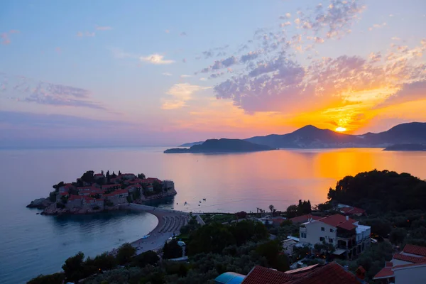 Uitzicht Schoonheid Zonsondergang Sveti Stefan Klein Eilandje Resort Montenegro Balkan — Stockfoto