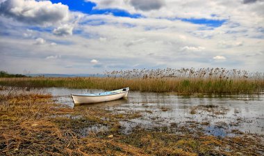 Fishing boats and fishermen from various coastal regions of the world.Excellent photo collection based on technical knowledge