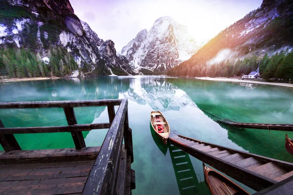 Braies Sjö Dolomiterna Bergen Skogsstig Bakgrunden Sudtirol Italien Sjön Braies — Stockfoto