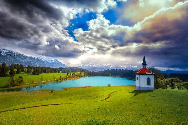 Kapelle Hegratsrieder See Einem Herbstmorgen Ostallgäu Bayern lizenzfreie Stockfotos