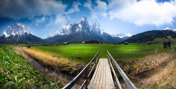 天国和阿尔卑斯山最美的风景 — 图库照片