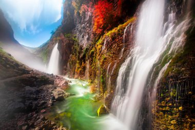 Kapuzbasi şelalesi dünyanın en yüksek ikinci şelalesidir ve Anadolu 'da saklanan en güzel doğa yeridir..