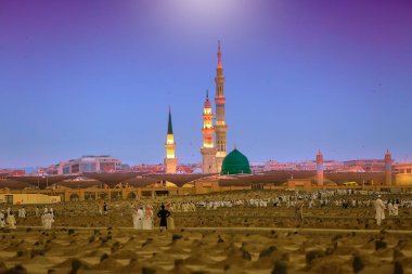 Medina, Al-Madinah Al-Munawwarah, Saudi Arabia -: Al Masjid an Nabawi Medina Grand Mosque During sunset