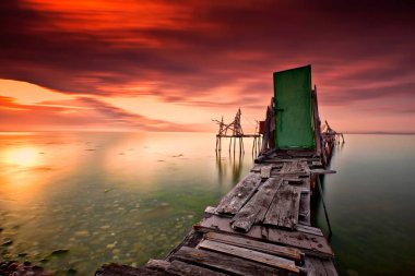 Ucmakdere, Türkiye 'nin Marmara Denizi' nin kuzey kıyısında Tekirda ilinin bir ilçesidir..