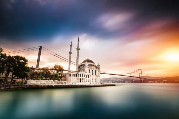 Mesquita Ortakoy Ponte Bósforo Istambul Nascer Sol Turquia — Fotografia de Stock