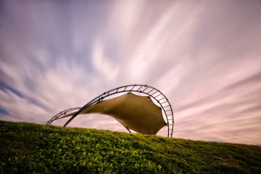 Sekapark, İzmit, Kocaeli. Deniz kıyısındaki güzel doğal park. Türkiye 'de gün batımı deniz manzarası.