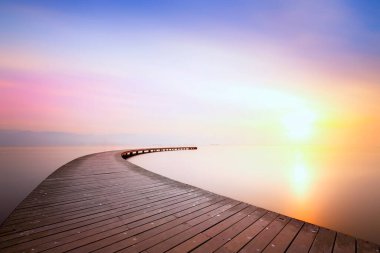 Sekapark, İzmit, Kocaeli. Deniz kıyısındaki güzel doğal park. Türkiye 'de gün batımı deniz manzarası.