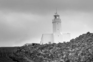 nceburun Lighthouse, Sinop, Türkiye 'de Karadeniz kıyısında aktif bir deniz feneridir. Duvarcılık deniz feneri 1863 'te Nceburun' da inşa edildi. Anadolu 'nun en kuzeyindeki kayalıklarda..