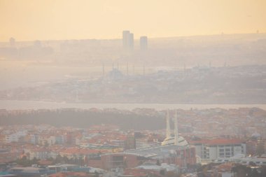 İstanbul Boğazı Köprüsü, gece. 15 Temmuz Şehitler Köprüsü. İstanbul / Türkiye.