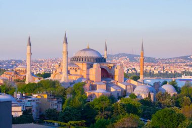 İstanbul 'da Ayasofya' nın güzel manzarası, gün batımında Türkiye 'nin tepesinden