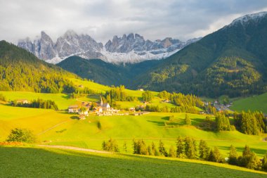 Santa Maddalena Kilisesi, Kirche St. Magdalena, Val di Funes Vadisi, Dolomiti Dağı, Santa Magdalena Alta, Güney Tyrol, İtalya