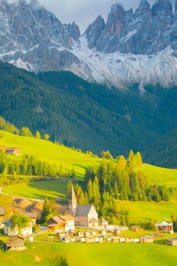 Santa Maddalena Kilisesi, Kirche St. Magdalena, Val di Funes Vadisi, Dolomiti Dağı, Santa Magdalena Alta, Güney Tyrol, İtalya
