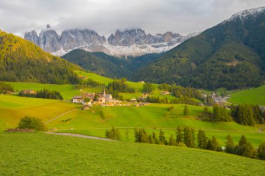 Chiesa di Santa Maddalena church, Kirche St. Magdalena, in Val di Funes valley of Dolomites, Dolomiti mountain, Santa Magdalena Alta, South Tyrol, Italy
