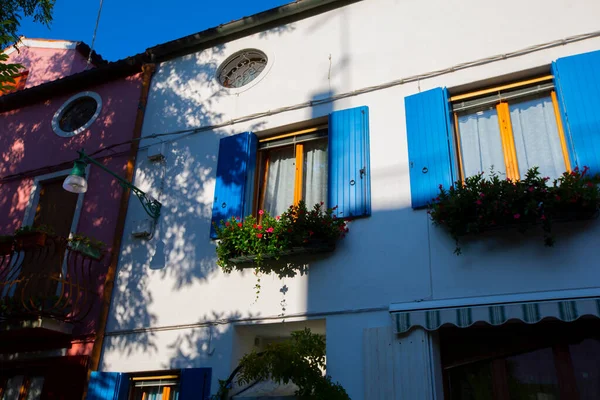 Kleurrijke Huizen Van Burano Eiland Veelkleurige Gebouwen Fondamenta Dijk Van — Stockfoto