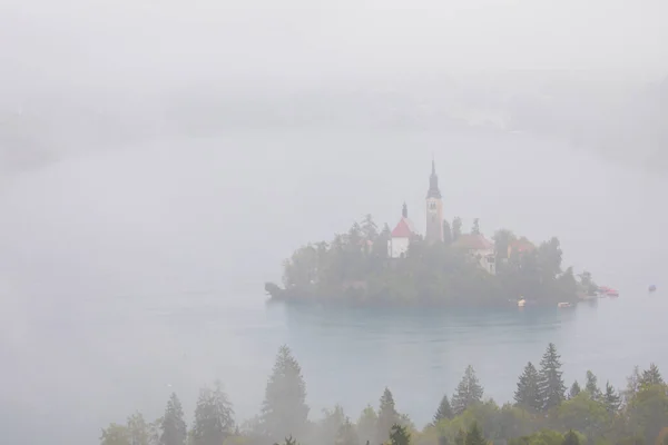 Vista Aérea Igreja Assunção Maria Lago Bled Paisagem Outono Ensolarada — Fotografia de Stock