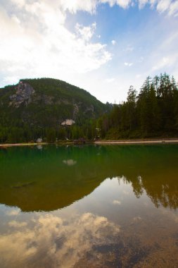 Pragser Wildsee or Lago di Braies. Italian Alps, Dolomites, UNESCO world heritage site, Fanes-Senes-Braies nature park, South Tyrol, Trentino-Alto Adige, Italy