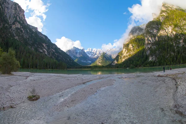 Lago Landro Small Mountain Lake Dolomites Mountains Northern Italy — Foto de Stock