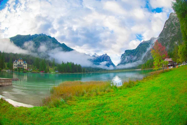 Lake Toblacher See Italian Lago Dobbiaco Тоблах Италия — стоковое фото