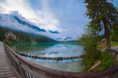 Toblacher Gölü (İtalyan Lago di Dobbiaco) - Toblach, İtalya
