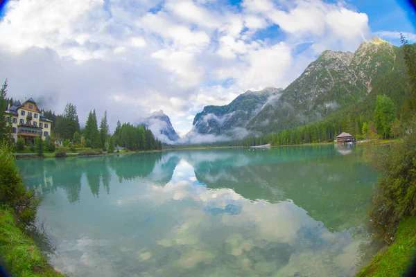 Lago Toblacher See Lago Dobbiaco Italiano Toblach Italia — Foto de Stock