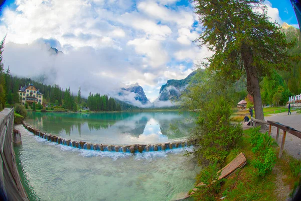 Jezioro Toblacher See Włoski Lago Dobbiaco Toblach Włochy — Zdjęcie stockowe