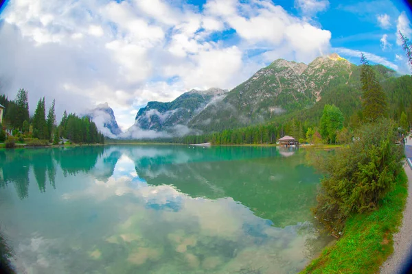 Toblacher See Italiaans Lago Dobbiaco Toblach Italië — Stockfoto