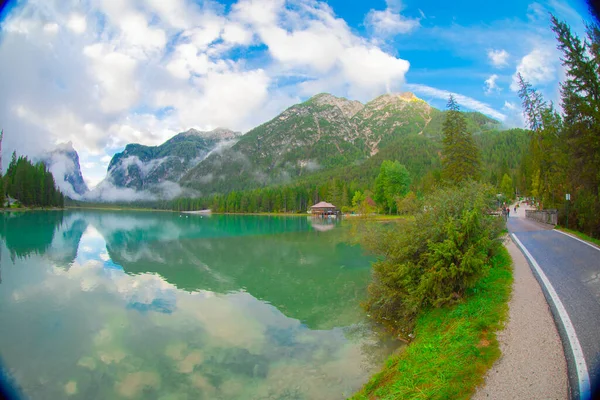 Toblacher See Italiaans Lago Dobbiaco Toblach Italië — Stockfoto
