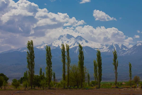 Όρος Ερκιές Όρος Ερκιές Είναι Ψηλότερο Βουνό Της Τουρκίας — Φωτογραφία Αρχείου
