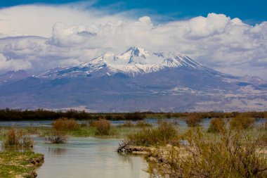 Erciyes Dağı, Türkiye 'nin en yüksek dağıdır.