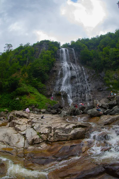 Mencuna Şelalesi Doğu Karadeniz Görkemli Şelalelerinden Biridir Türkiye Şelaleleri Artvin — Stok fotoğraf