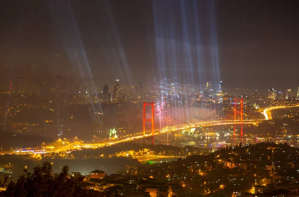 Празднование Фейерверком Стамбул — стоковое фото