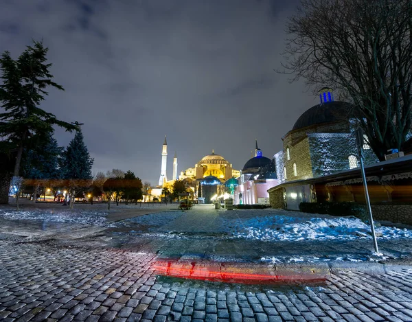 Πλατεία Σουλταναχμέτ Χειμώνας Και Νύχτα Τζαμί Αγίας Σοφίας Και Μπλε — Φωτογραφία Αρχείου