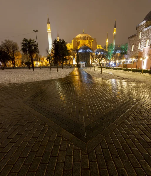 Πλατεία Σουλταναχμέτ Χειμώνας Και Νύχτα Τζαμί Αγίας Σοφίας Και Μπλε — Φωτογραφία Αρχείου