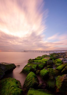 Long exposure photos taken with short shutter times, fantastic and original photos.