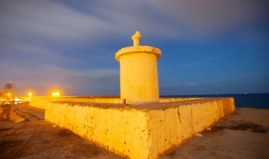 Steel wool and astrophotography, photographed at night with the long exposure technique.