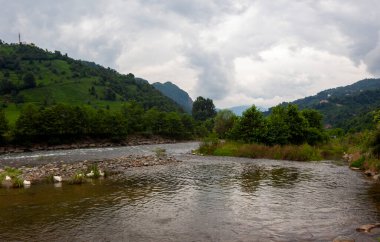 Kodz plateau, one of the most beautiful plateaus of Kakar Mountains, is one of the favorite places of tourists with its lakes and natural life.