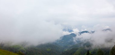 Kodz plateau, one of the most beautiful plateaus of Kakar Mountains, is one of the favorite places of tourists with its lakes and natural life.
