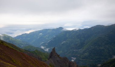Kodz plateau, one of the most beautiful plateaus of Kakar Mountains, is one of the favorite places of tourists with its lakes and natural life.