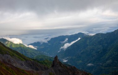 Kodz plateau, one of the most beautiful plateaus of Kakar Mountains, is one of the favorite places of tourists with its lakes and natural life.