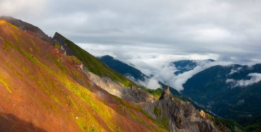 Kodz plateau, one of the most beautiful plateaus of Kakar Mountains, is one of the favorite places of tourists with its lakes and natural life.