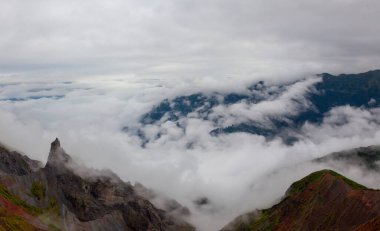 Kodz plateau, one of the most beautiful plateaus of Kakar Mountains, is one of the favorite places of tourists with its lakes and natural life.
